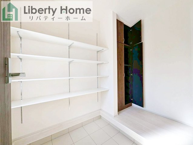 水戸市見川12期　新築戸建　2号棟の玄関