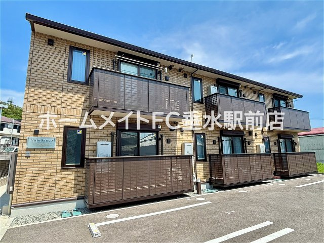 明石市魚住町金ケ崎のアパートの外観