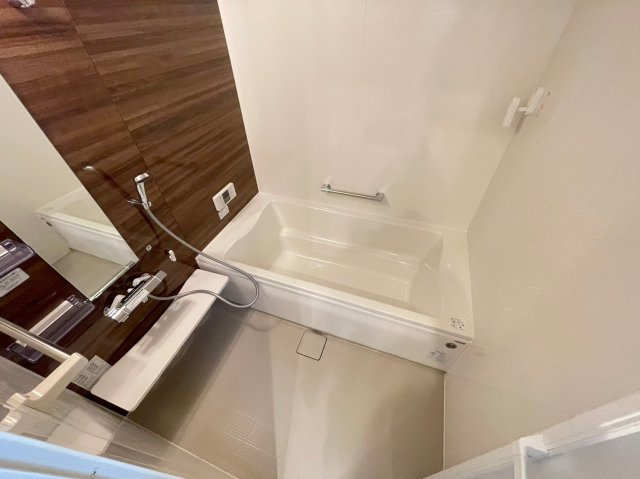 明石市魚住町金ケ崎のアパートの浴室