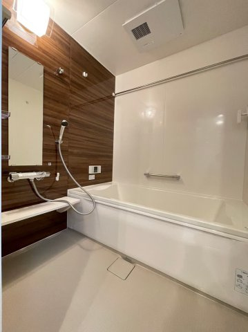 明石市魚住町金ケ崎のアパートの浴室