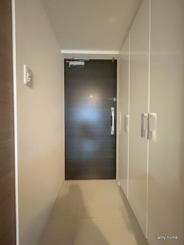 S-RESIDENCE難波Briller　仲介手数料無料の玄関