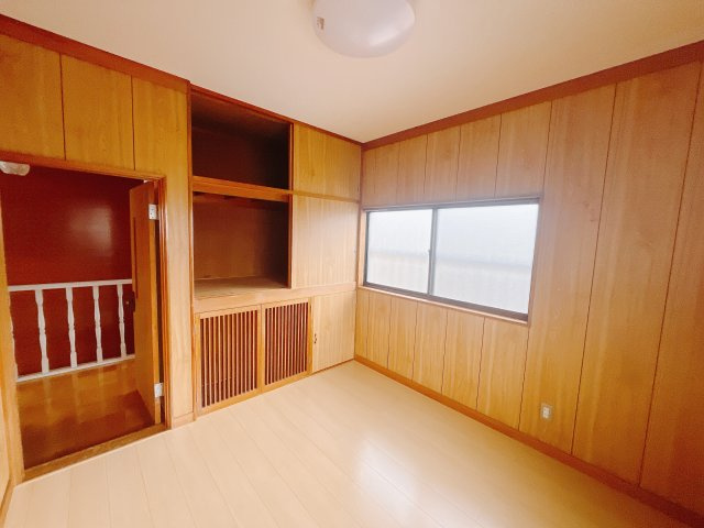 【中古戸建】前橋市下細井町　の洋室|■2階洋室｜子供部屋のメリットは「自立心を養うことができる」「自分で整理整頓できるようになる」そして、お子様が成長した際には「プライバシーを確保できる」といい事だらけ♪