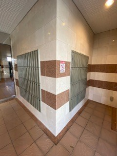 ウィズダムスクウェアの外観