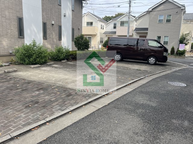 エスペランスの駐車場