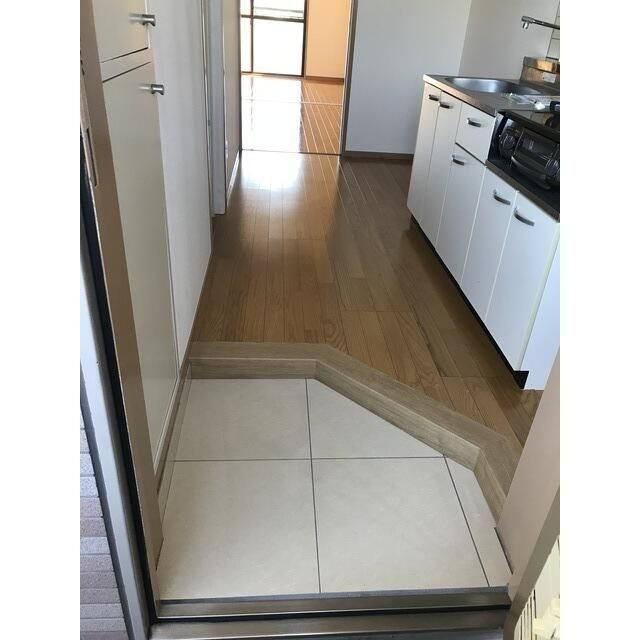 サンヒルズ赤塚の玄関