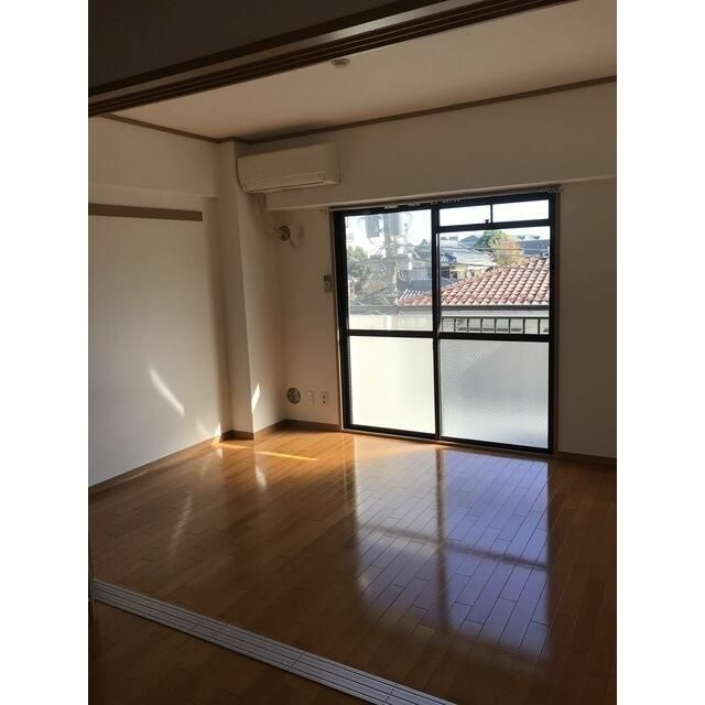 サンヒルズ赤塚の居間・リビング