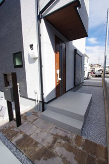 【エントランス】 | 【仲介手数料無料！！】日野市旭が丘5丁目　新築戸建て（全10棟）2号棟　4480万円