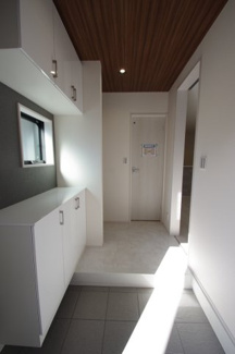 【玄関】 | 【仲介手数料無料！！】日野市旭が丘5丁目　新築戸建て（全10棟）2号棟　4480万円