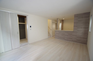 【居間・リビング】 | 【仲介手数料無料！！】日野市旭が丘5丁目　新築戸建て（全10棟）2号棟　4480万円