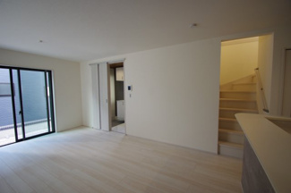 【居間・リビング】 | 【仲介手数料無料！！】日野市旭が丘5丁目　新築戸建て（全10棟）2号棟　4480万円