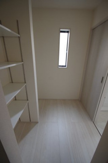 【収納】 | 【仲介手数料無料！！】日野市旭が丘5丁目　新築戸建て（全10棟）2号棟　4480万円 | パントリー（可動棚2つあります）