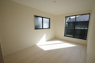 【寝室】 | 【仲介手数料無料！！】日野市旭が丘5丁目　新築戸建て（全10棟）2号棟　4480万円 | 2階主寝室7.5帖