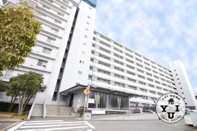 【外観】 | ハイム伏見A棟 | 最寄り駅は京阪『中書島駅』徒歩14分。マンションより徒歩3分の距離に京阪バス『三栖大黒町停』があり、バス乗車3分で『中書島駅』へアクセスできます。