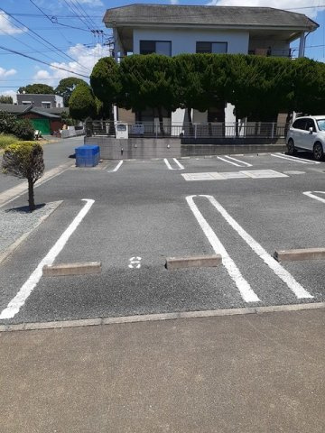 プリムローズ　Ｃの駐車場