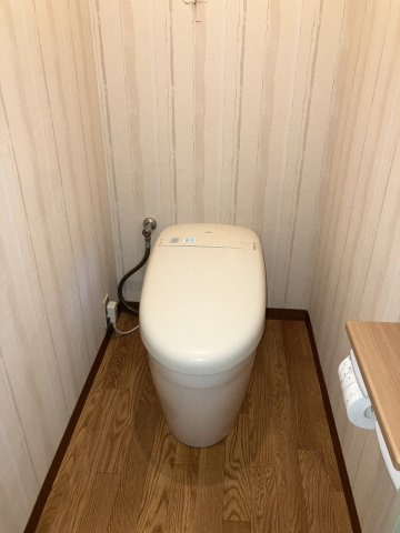 進和山科ハイライフのトイレ|タンクレストイレ