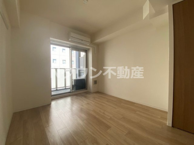 【居間・リビング】 | プレサンス丸の内城雅 | おしゃれな居間です