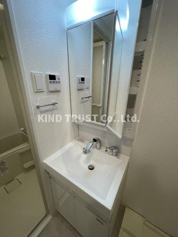S-RESIDENCE大阪同心の独立洗面台|忙しい朝には欠かせない洗面所です