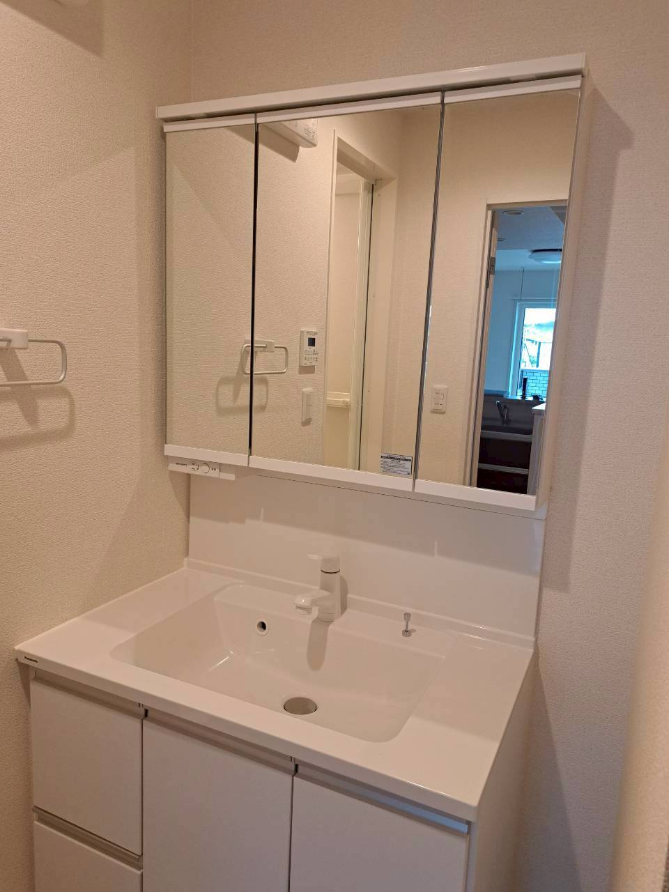 新潟市中央区幸町のアパートの洗面所