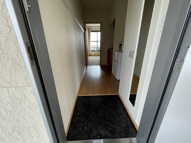 レオパレスＹＯＵの玄関