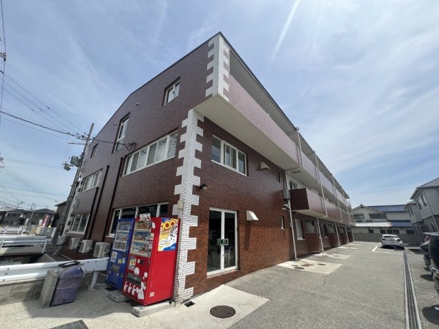 加古川市平岡町高畑の賃貸マンション