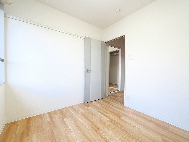 ブリーズ大安寺Ｂ　Ｃの洋室|明るい洋室です