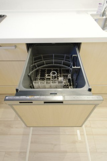 【キッチン】 | 【仲介手数料無料！！】日野市石田1丁目　新築戸建て（全2棟）1号棟　5699万円 | 食器洗い乾燥機