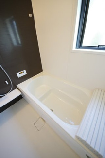【浴室】 | 【仲介手数料無料！！】日野市石田1丁目　新築戸建て（全2棟）1号棟　5699万円