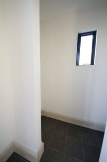 【収納】 | 【仲介手数料無料！！】日野市石田1丁目　新築戸建て（全2棟）1号棟　5699万円 | 玄関収納