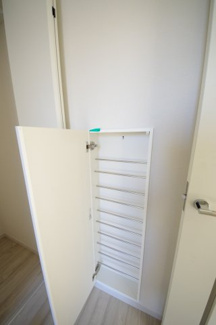 【収納】 | 【仲介手数料無料！！】日野市石田1丁目　新築戸建て（全2棟）1号棟　5699万円 | 玄関収納