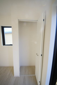 【収納】 | 【仲介手数料無料！！】日野市石田1丁目　新築戸建て（全2棟）1号棟　5699万円