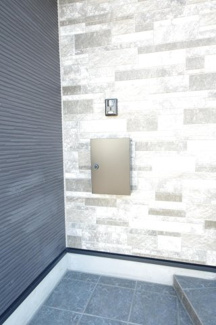 【その他】 | 【仲介手数料無料！！】日野市石田1丁目　新築戸建て（全2棟）1号棟　5699万円 | 郵便受けポスト