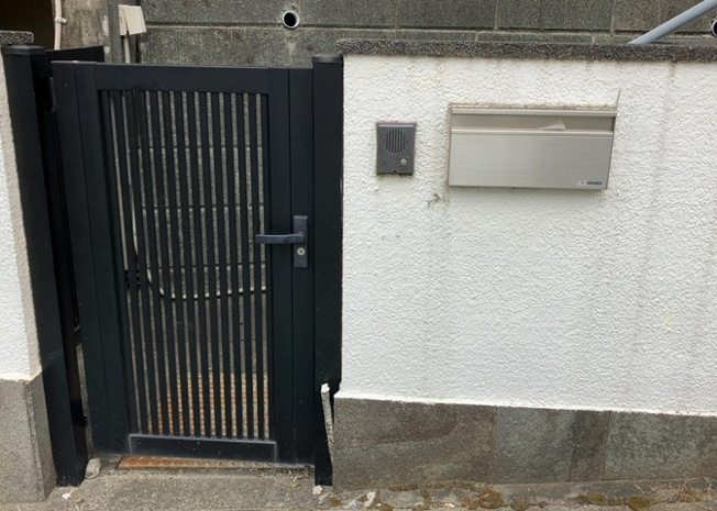 【防犯設備】 | 当然のことではありますが、オートロックやセンサーライト、ホームセキュリティーなどの防犯設備があれば、小さいお子様がいるご家庭も安心ですよね！まず物件購入の際は、防犯設備もチェックするようにしましょう。