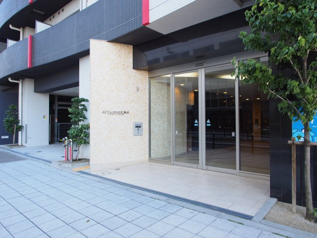 アフルエンス難波の周辺
