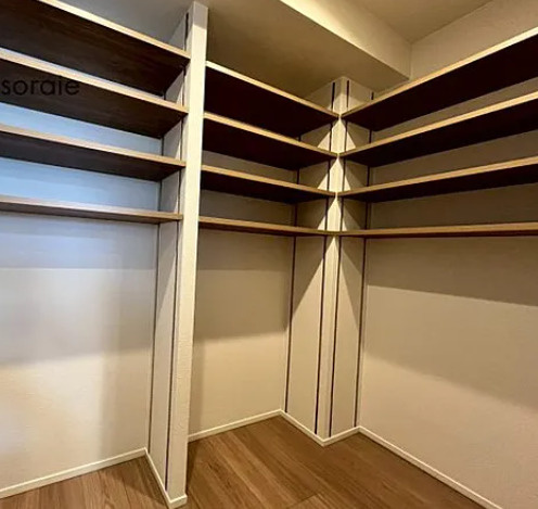 入間ビレッジ８号棟の収納|たっぷりとした収納スペースです