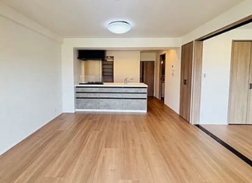 入間ビレッジ８号棟の居間・リビング|ゆったりとしたリビングです