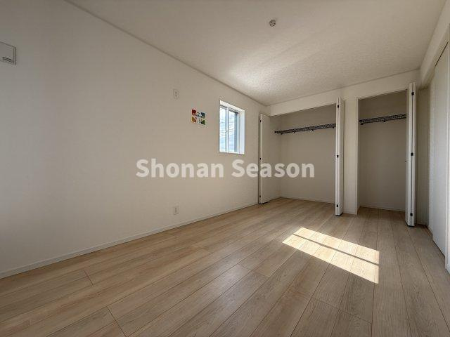 【収納】 | 各居室にクローゼットが備わり、お部屋ごと荷物がすっきり片付きます♪