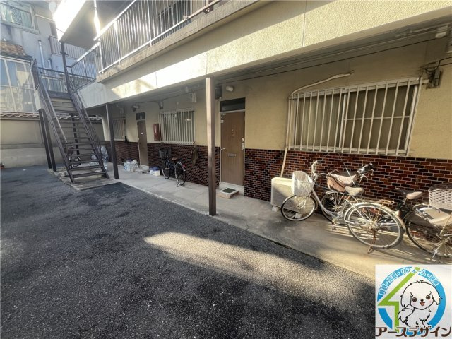 第二久堀荘のエントランス