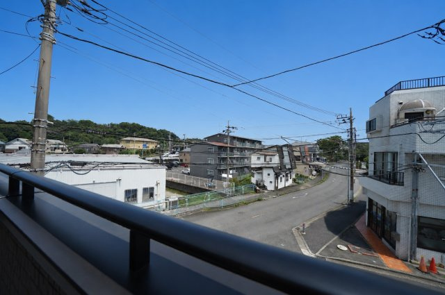 【横浜市旭区市沢町885-41全2棟新築戸建て】★仲介手数料無料★（市沢小学校・左近山中学校）の前面道路含む現地写真