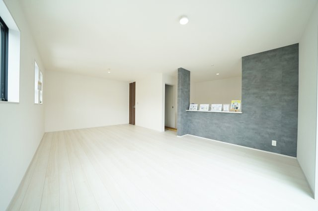 【横浜市旭区市沢町885-41全2棟新築戸建て】★仲介手数料無料★（市沢小学校・左近山中学校）の居間・リビング