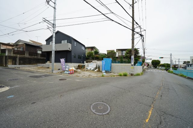 【横浜市旭区市沢町885-41全2棟新築戸建て】★仲介手数料無料★（市沢小学校・左近山中学校）の前面道路含む現地写真