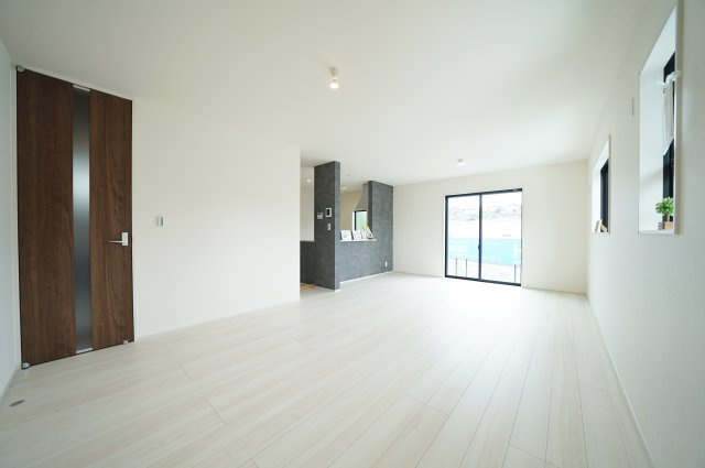 【横浜市旭区市沢町885-41全2棟新築戸建て】★仲介手数料無料★（市沢小学校・左近山中学校）の居間・リビング
