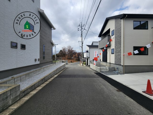 糟屋郡宇美町明神坂3丁目第2-1棟（1号棟）　の前面道路含む現地写真|前面道路です。