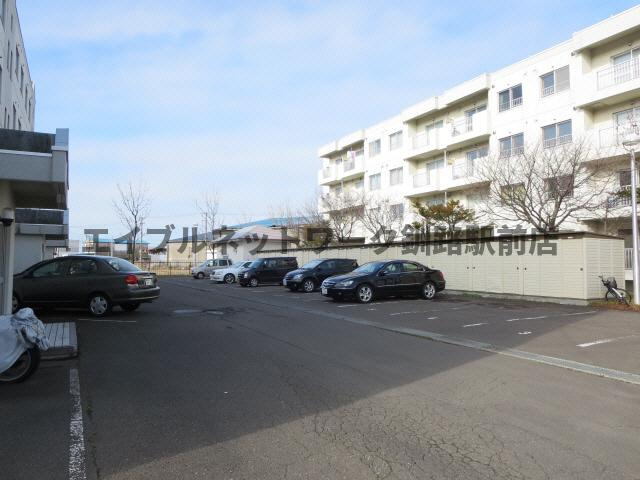パシフィックマンションりんこうⅡの駐車場