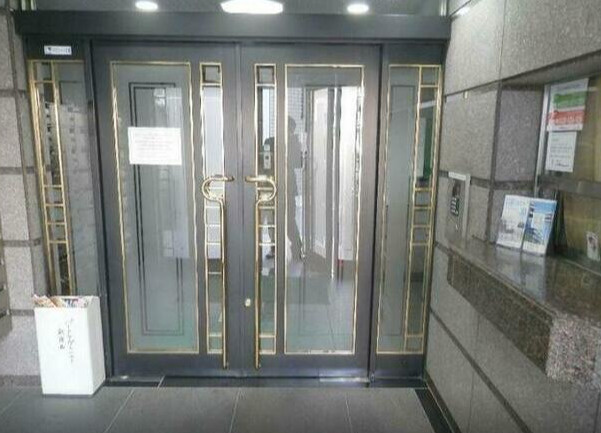 パークアベニュー新宿西のエントランス