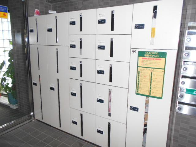 大和マンションのロビー|建物の内部です