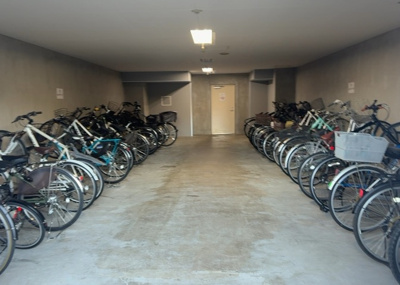 【駐輪場】 | グランレガーロ | マンションの駐輪場は、事前に空きがあるか確認を取ると安心です。せっかく入居したのに駐輪スペースがない！なんてことになったら大変ですよね。そこで、内見時や購入前にはまず事前に確認しておくと良いでしょう。