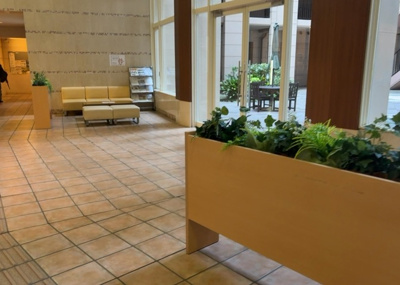 【ロビー】 | グランレガーロ | ラウンジは、マンションの共用スペースに椅子やテーブルなどを配置した利用者が寛げる空間です。屋内型ラウンジと屋外型ラウンジがあります。共用部分の管理状況と合わせて、詳細については現地でご確認ください。