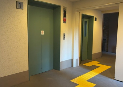 【その他共用部分】 | グランレガーロ | 共有部分は、住民なら誰もが使える設備のこと。例えば駐車場やエレベーター、インターネット設備、セキュリティ設備などがあります。他にも、マンションの廊下・外部階段やエントランス・ゴミ置き場などがあります。