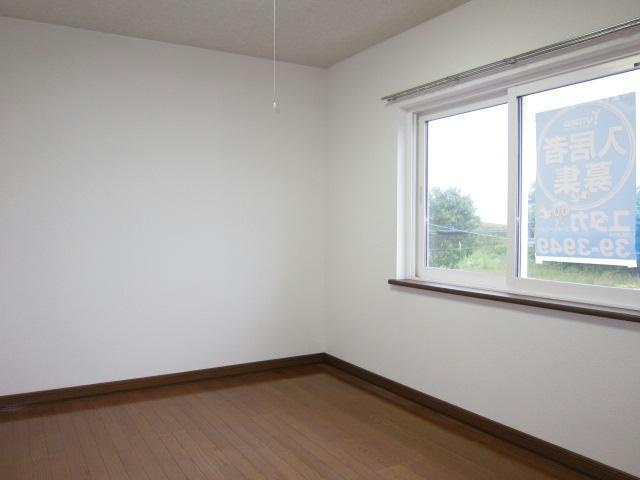 ハイツ弥生の居間・リビング