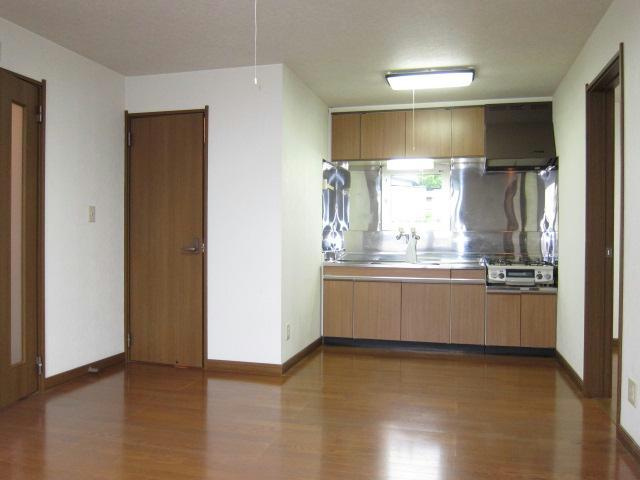 ハイツ弥生の居間・リビング